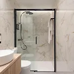 Nirea 2* فيتوريا غاستيِز